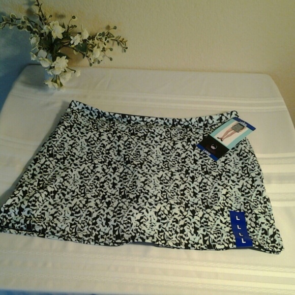 NWT Tranquility by Colorado Clothing Ladies Skort Dense Leaves MEDIUM M